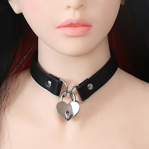 Ple'sur PVC Collar with Heart Lock