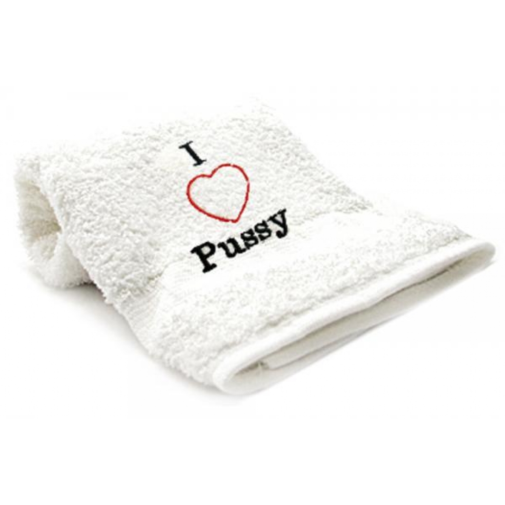 Towels With Attitude - I Heart Pussy - Gag & Joke Gifts